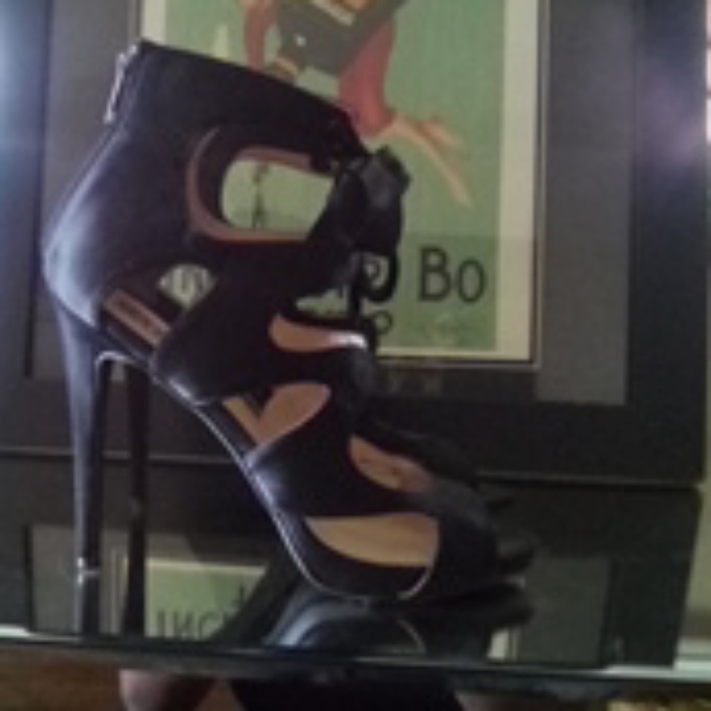 Shoes - Picture 2 of 3